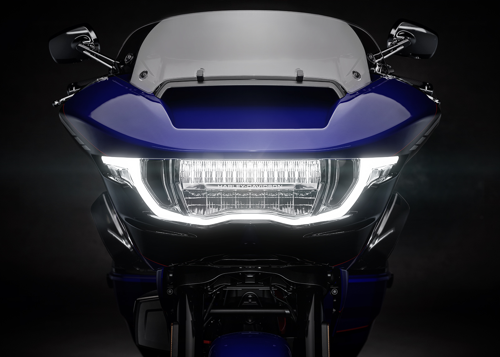2025 CVO Road Glide motorcycle led signature lighting