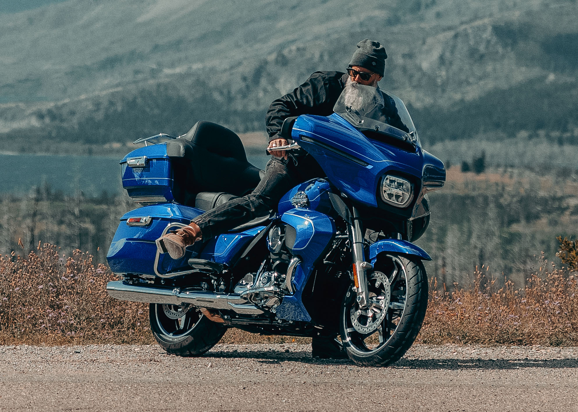 2025 Street Glide Ultra Motorcycle Lifestyle shot